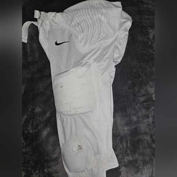 Nike dri-fit padded football pants Size XL. - Picture 7 of 8